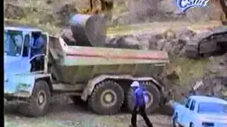 Экскаватор и жигули: кто кого?