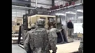 Тренировка при опрокидывании в армии США.