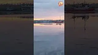 Это нечто//Что происходит пока все спят//Красивейший рассвет.