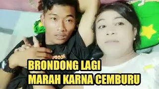 Brondong vs Transvestite - Brondong is angry with me because he is jealous