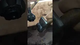 при замене шруса , проверьте стопорное кольцо на валу, простая проверка подручными материалами.