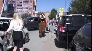 Ростовая кукла Медведь на улицах Иркутска