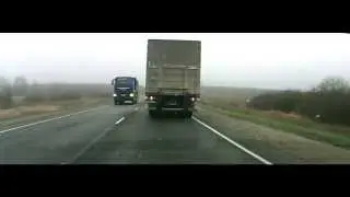 Как дальнобойщики помогают на трассе