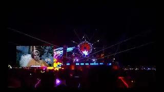 Синий Боря у пульта