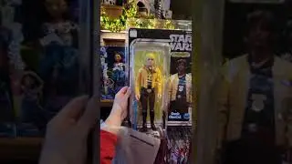 Giant Star Wars Luke Skywalker Darth Vader The Mandalorian Figures Walt Disney World EPCOT 