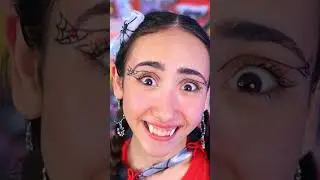 Dövme Stüdyosundaki Vampir Çocuk  
