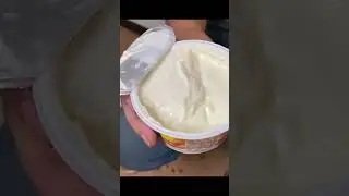 ФРОДО ПРОБУЕТ ЙОГУРТ ЭПИКА ИЗ ПОМОЕЧКИ...
