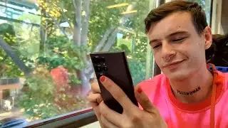 Your best buddies! Smartphones for smarter travel ⛱️📱