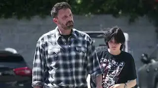 Ben Affleck grabs with daughter Seraphina in Santa Monica