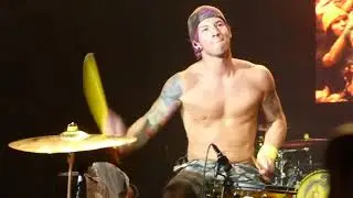 Twenty One Pilots - Seven Nation Army interlude - Lollapalooza Berlin - 07.09.19