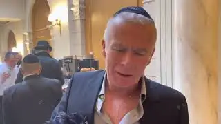 Que pense Franck Dubosc de Rav Benchetrit (qu’il vient d’entendre dans une bar Misva ) ?