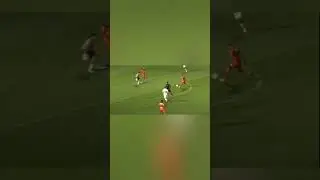 Lihat Aksi Konyol Kiper Ini