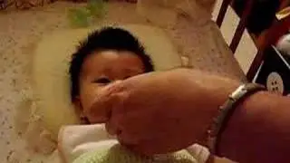 小皮球玩小魚兒