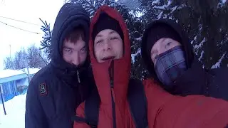 Прогулка с пацанами по деревне, сходили на почту забрали товар.