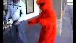 elmo tasers kid for fun