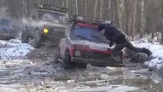 Нива по грязи