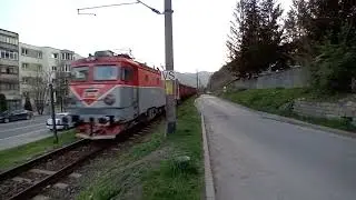ED 052(CFR Marfă) la tracțiunea unui marfar plin cu fier vechi pe ruta Baia Mare - Galați Brateș