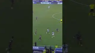 Their passes are unreal 😱😱😱 