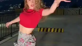 taksimdeki twerk cu kiz hayran birakti herkezi