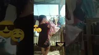 ambil jemuran sambil lirik suami tetangga