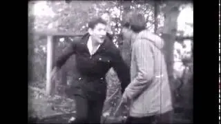 Драка школьников из-за кошелька на школьном дворе (1982 год)