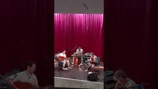 Extraordinário essa música,😳