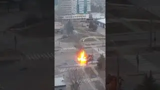 В Харькове обосрался и после вспыхнул бензовоз укрнациков всушников.