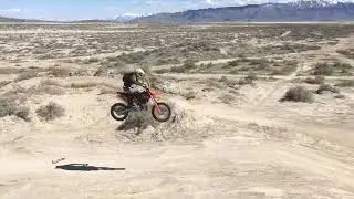 Hang time on XR200 and XCW200 #shorts