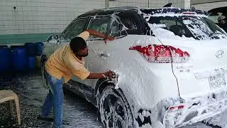 সৌদি আরবে যেইভাবে গাড়ি পরিস্কার করে।