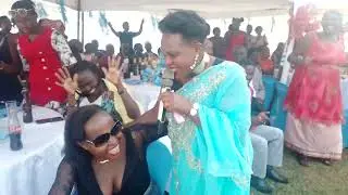 Peace Mbabazi in mutungo Bina. See what happened.