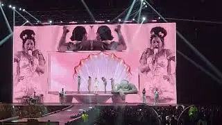 Pornogracia - Mon Laferte en Buenos Aires, Argentina 2024