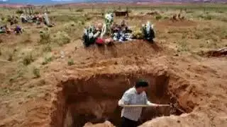 Якбор   бубинен   Одами   арақ  нуша  дар  қабр  чимешавад