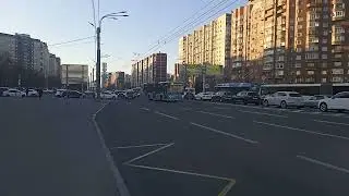 Автобус НефАЗ следует по маршруту 202