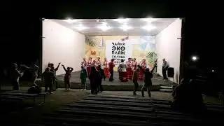Выступление казачьего народного ансамбля 