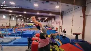 Working Hard On Bars!!!👍