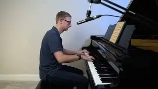 Bach "Little Prelude in F Major" - BWV 927 (Masterwork Classics: Level 5)