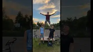 Callisthenics workout with friends