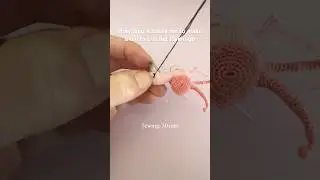 Micro crochet is so slow 🥲 The flamingo pattern is from the book Cute & Cuddly Crochet #amigurumi