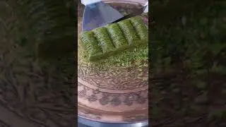 Fıstıklı Burma Baklava eşsiz bir lezzet #shorts