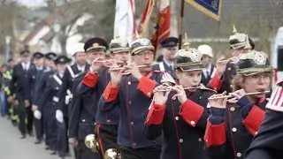 Fahnenweihe der Feuerwehr Kleinbeeren: Tradition wahren, Gemeinwohl schützen