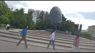 Видео от мамочки ❤️ делегация к памятнику  Хо Ши Мину