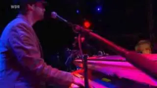 Nelly Furtado - Say It Right (live)