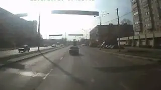 Бабку чуть не сбили.