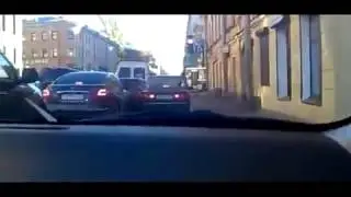 Разьяренный пешеход со стволом!