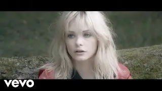 Julia - Passe... comme tu sais (Clip officiel)