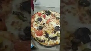 #shorts #vegloaded #dominoespizza #pizza #foodiewhatsappstatus #foodie #fastfood #vegpizza#mushroom