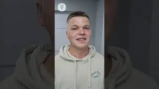 Пациент после операции с новыми зубами. Что было ДО смотрите по ссылке на экране. Имплантация зубов.
