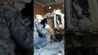 Демонтаж сгнивших кузовных элементов