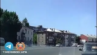 В Уфе водитель врезался в жилой дом