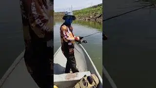 Pescando y se volo el pez